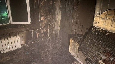 В Калининском районе новогодняя гирлянда едва не спалила квартиру
