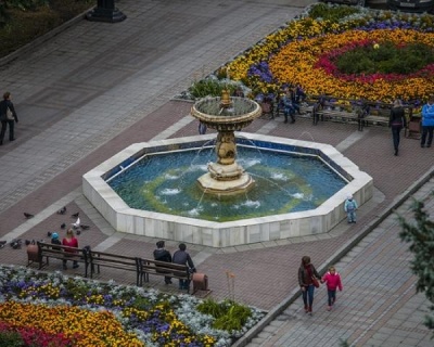 В Калининском районе готовятся к запуску фонтанов