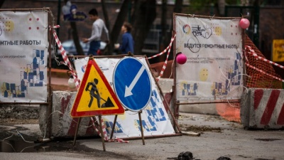 В Калининском районе сужается участок улицы Тюленина