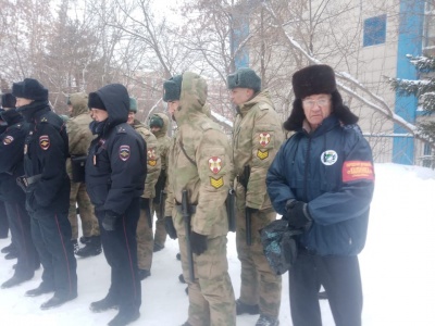В Калининском районе народные дружинники выявили нарушителей общественного порядка