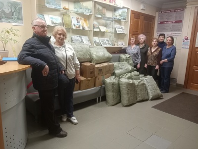 Союз пенсионеров Калининского района передал гуманитарную помощь бойцам СВО