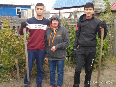 Трудовой десант в рамках декады пожилого человека
