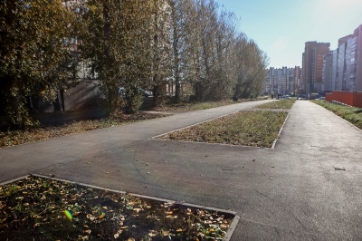 В Калининском районе заканчивают обустройство бульвара 